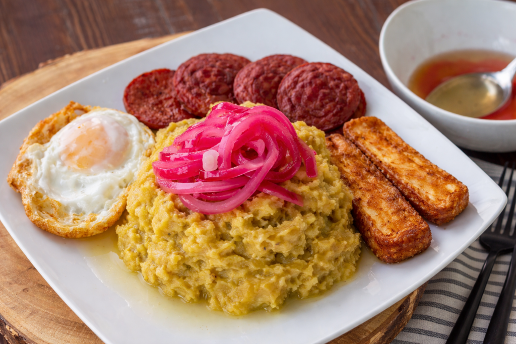 Los Tres Golpes A Dominican